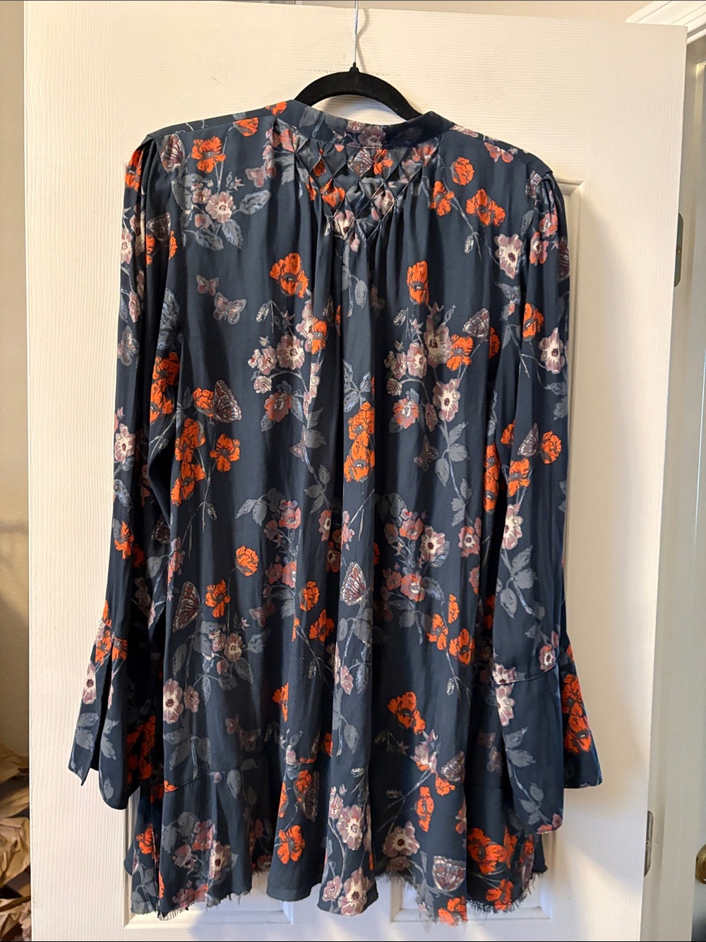 Free People So Fine Pebble Crepe Smocked Tunic Navy Blue Blouse size L - Picture 7 of 7
